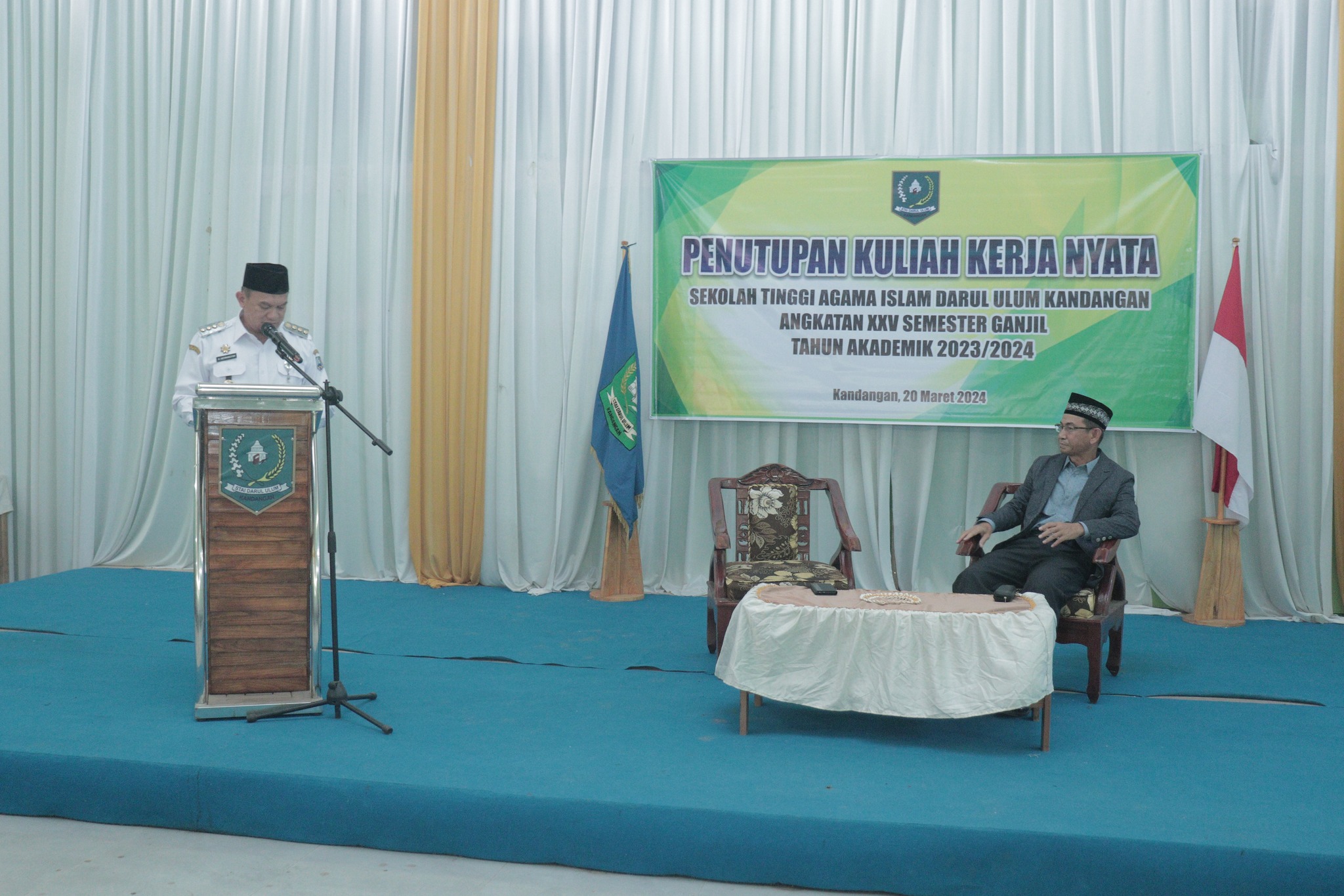 PJ BUPATI HULU SUNGAI SELATAN MENUTUP SECARA RESMI KULIAH KERJA NYATA (KKN) SEKOLAH TINGGI AGAMA ISLAM (STAI) DARUL ULUM KANDANGAN ANGKATAN XXV