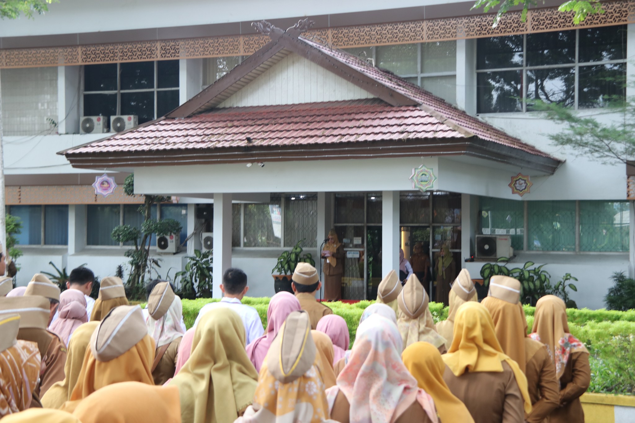 PEMKAB HSS GELAR APEL GABUNGAN