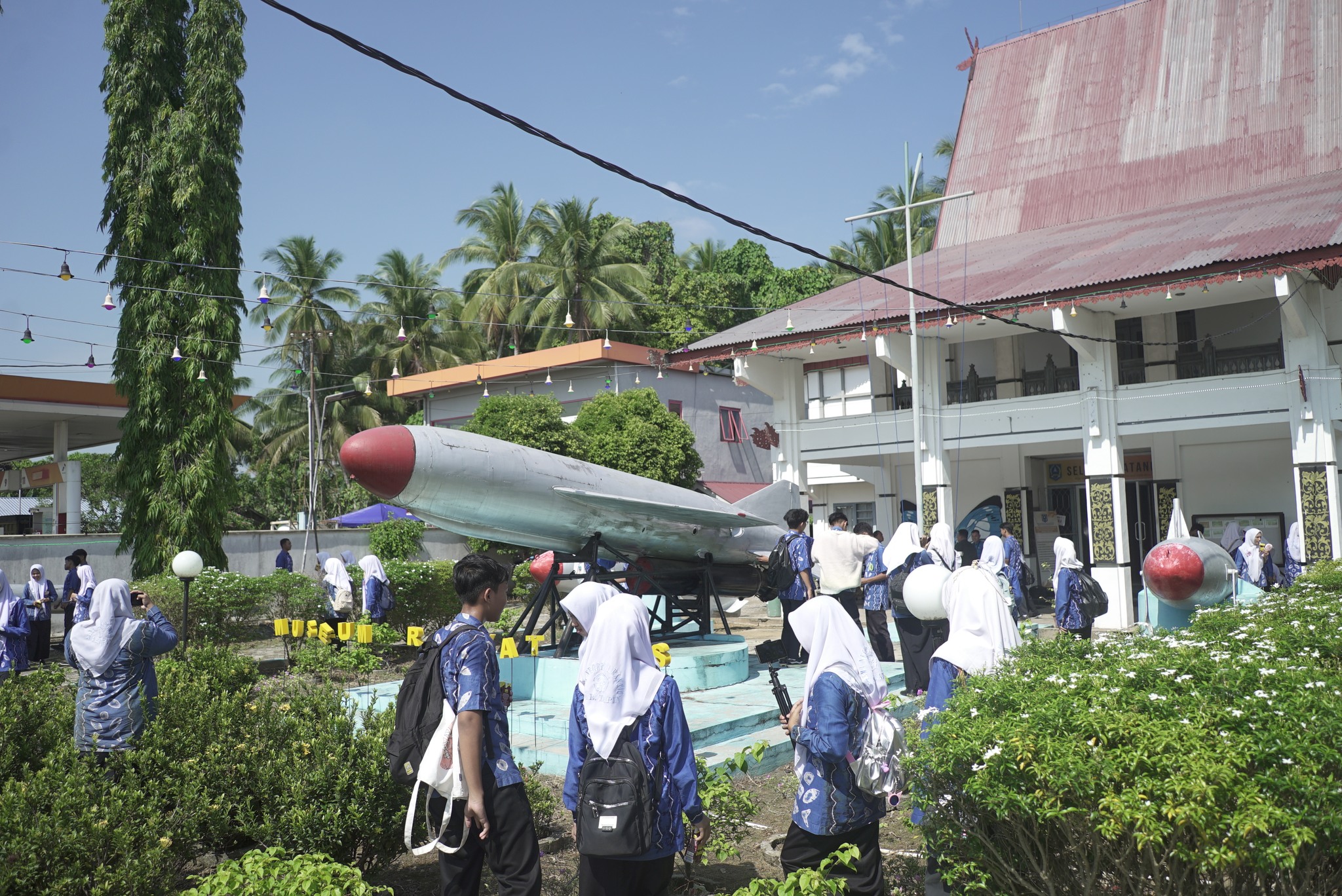 DINAS PENDIDIKAN DAN KEBUDAYAAN KABUPATEN HULU SUNGAI SELATAN SAMBUT KUNJUNGAN GURU DAN MURID SMAN 1 RANTAU