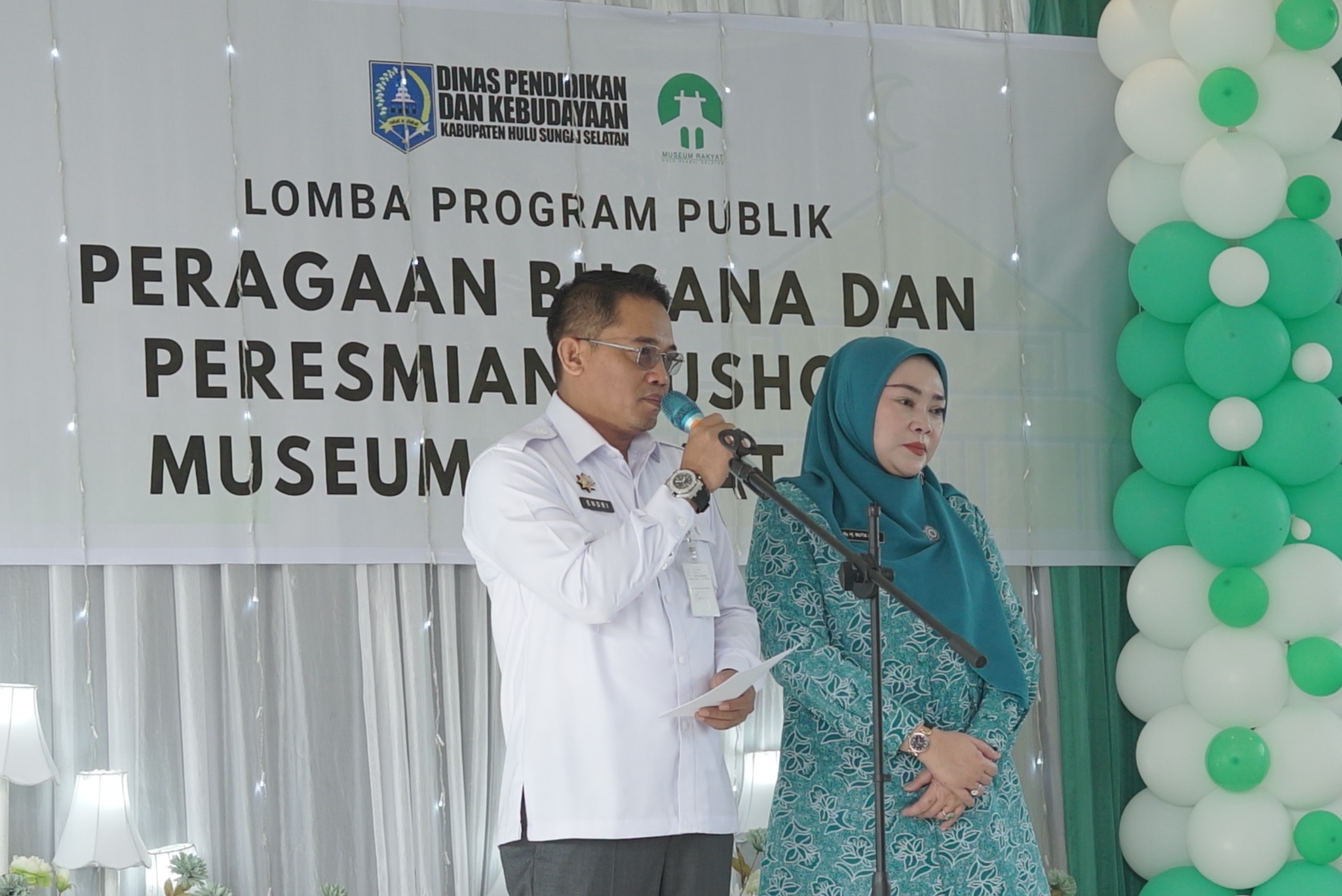 PJ BUPATI HSS DAN KETUA TP PKK RESMIKAN MUSHOLA SERTA BUKA FASHION SHOW ANAK PAUD DI MUSEUM RAKYAT HSS