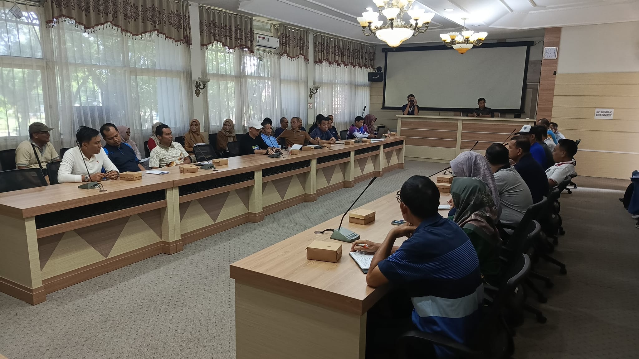 SEKDA KAB. HSS PIMPIN RAPAT KOORDINASI PERSIAPAN HARI JADI KE-74 KAB. HSS