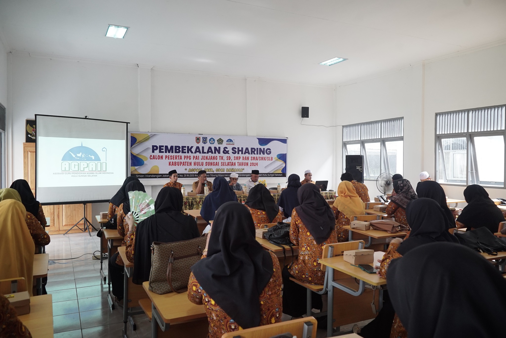 DUKUNG PENUH PENINGKATAN KUALITAS GURU PENDIDIKAN AGAMA ISLAM, DPD AGPAII HSS GELAR PEMBEKALAN JELANG PPG.