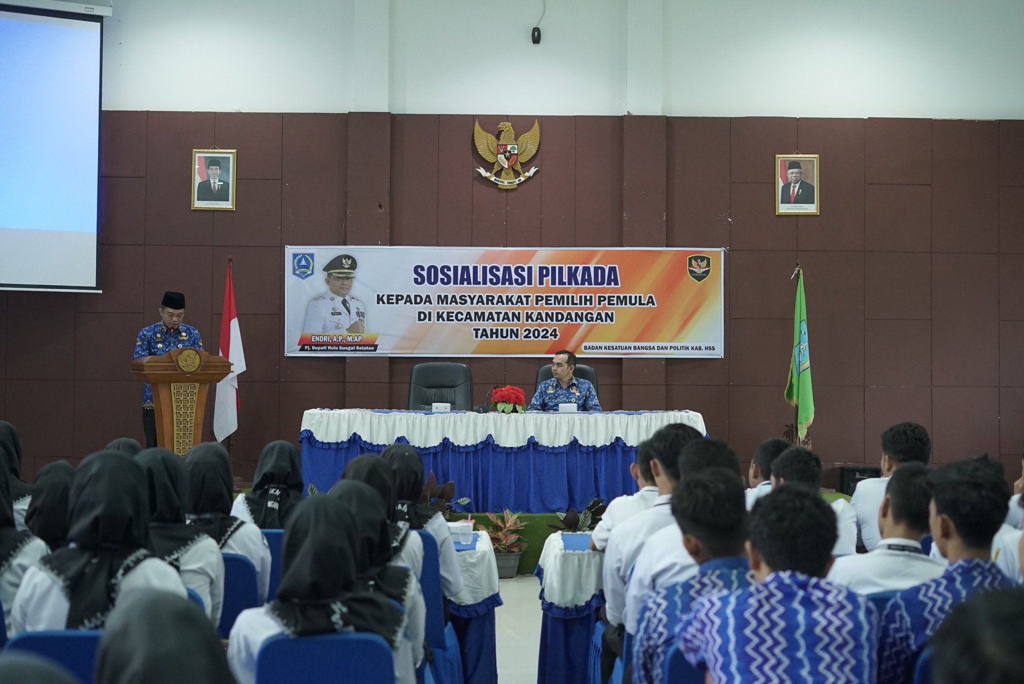 BUKA SOSIALISASI PEMILIH PEMULA, PJ BUPATI ENDRI BERHARAP GUNAKAN HAK PILIH DENGAN BIJAK DAN PILIH PAKAI HATI NURANI