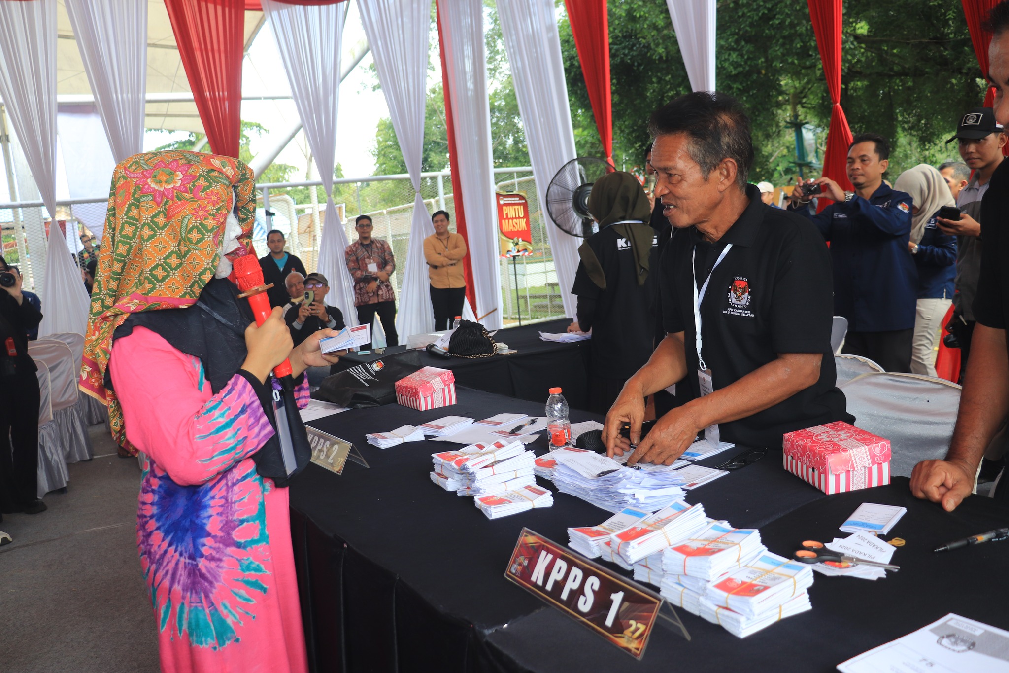 LAKSANAKAN SIMULASI PILKADA 2024, KPU LIBATKAN WARGA PANDAI MUKA