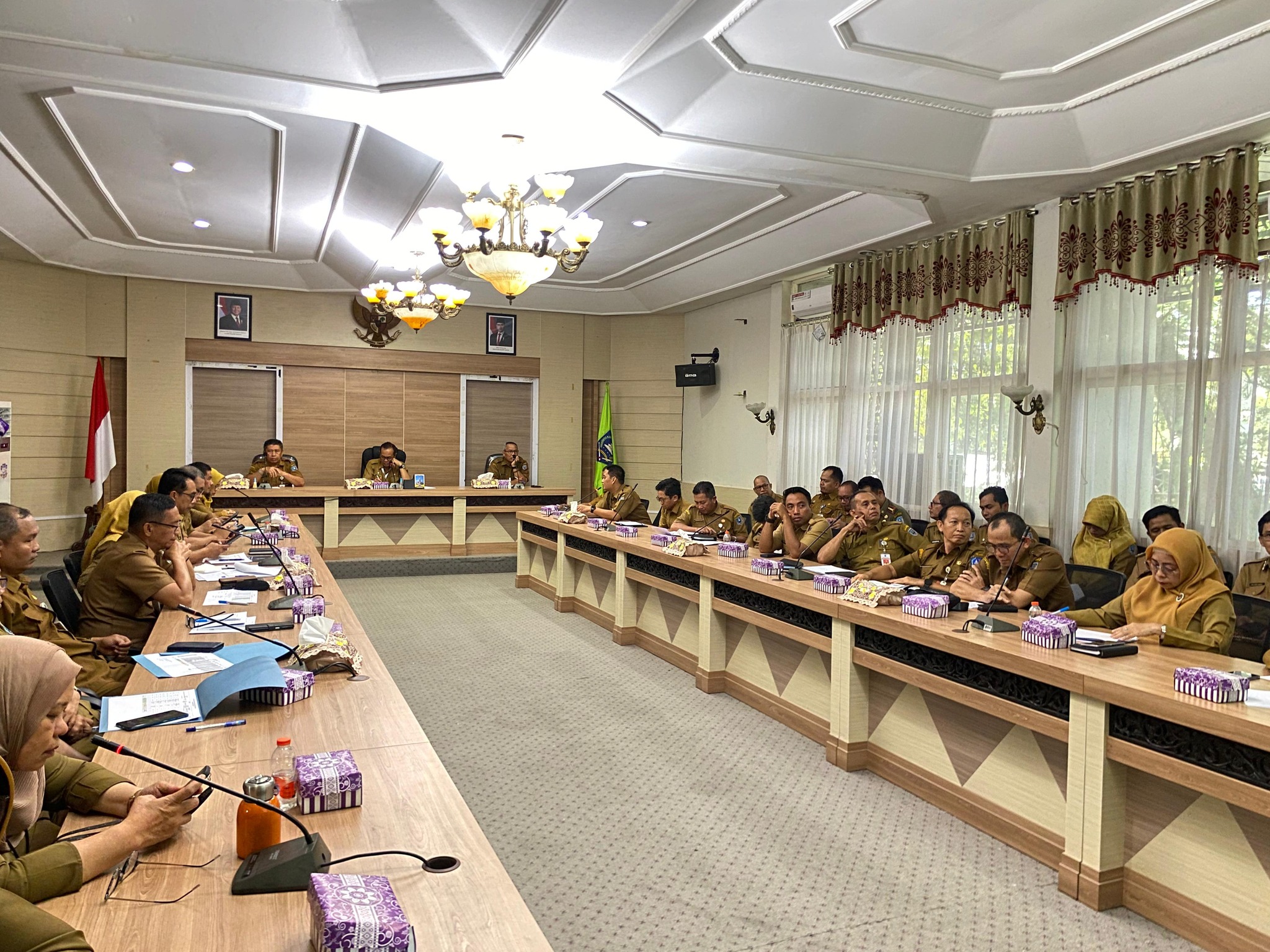 SEKDA PIMPIN RAPAT PENATAAN TENAGA NON-ASN DI LINGKUNGAN PEMKAB HSS