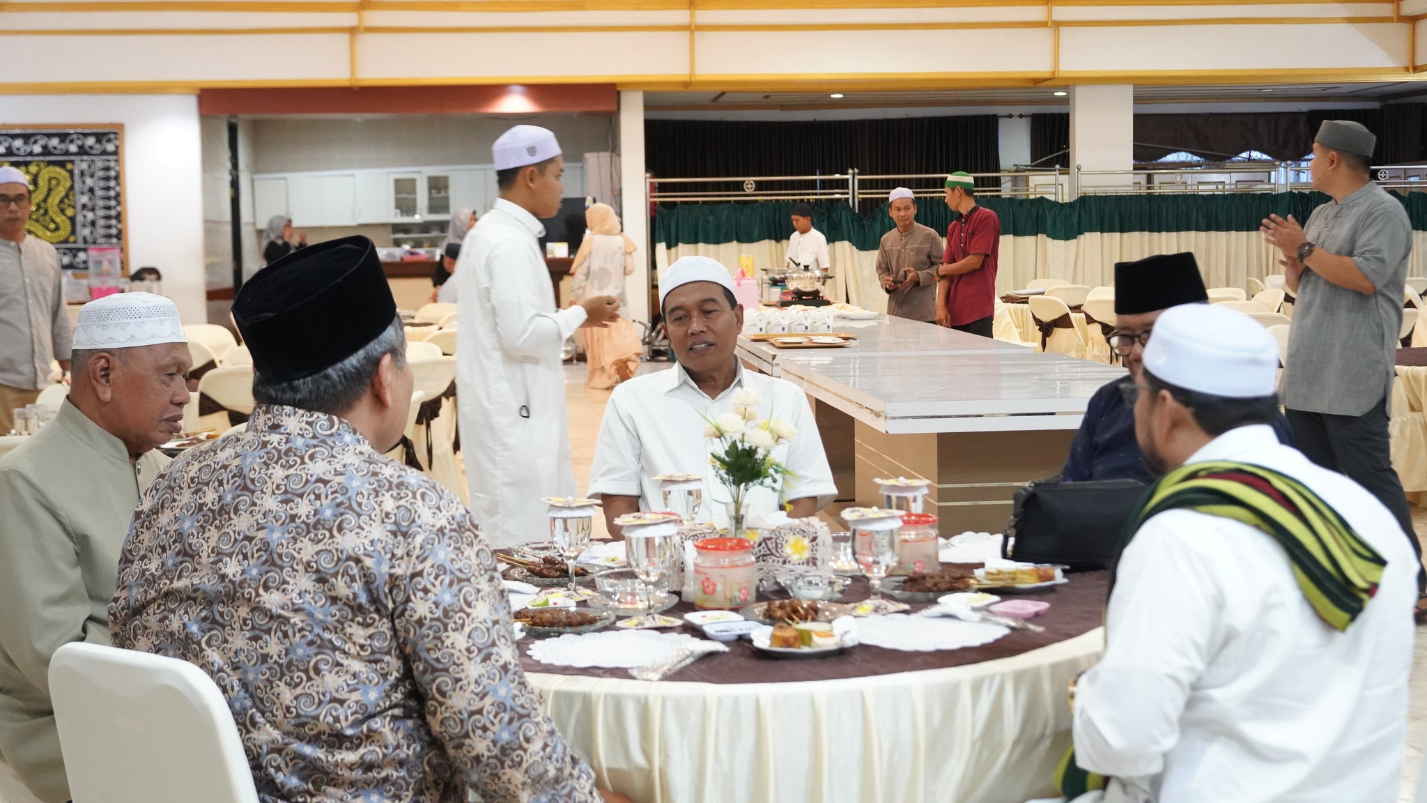 BUPATI HSS GELAR SILATURAHMI DAN BUKA PUASA BERSAMA DENGAN IKK HSS BANJARMASIN