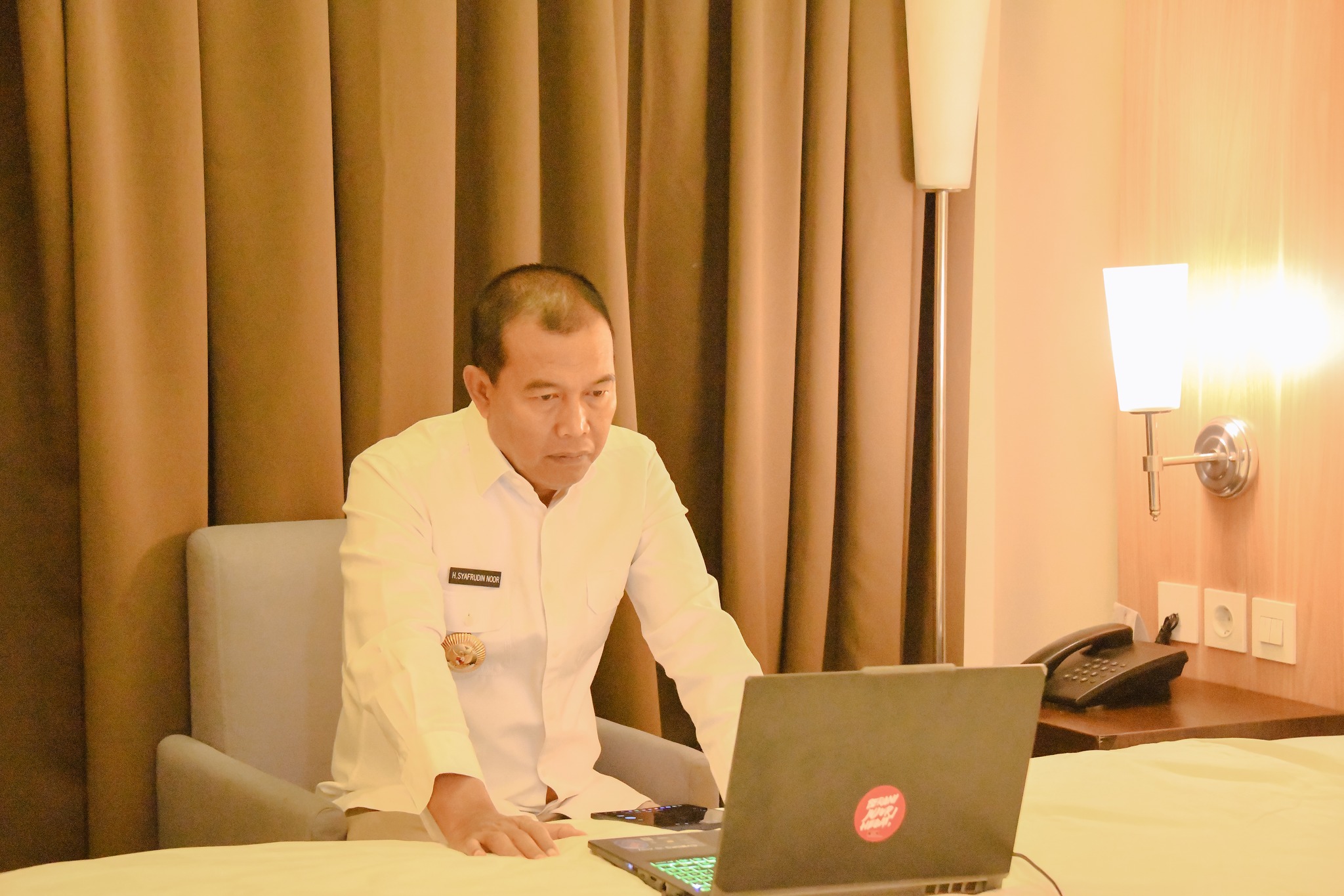 BUPATI DAN WABUP HSS HADIRI PELUNCURAN INDIKATOR IPKD MCP TAHUN 2025 SECARA DARING