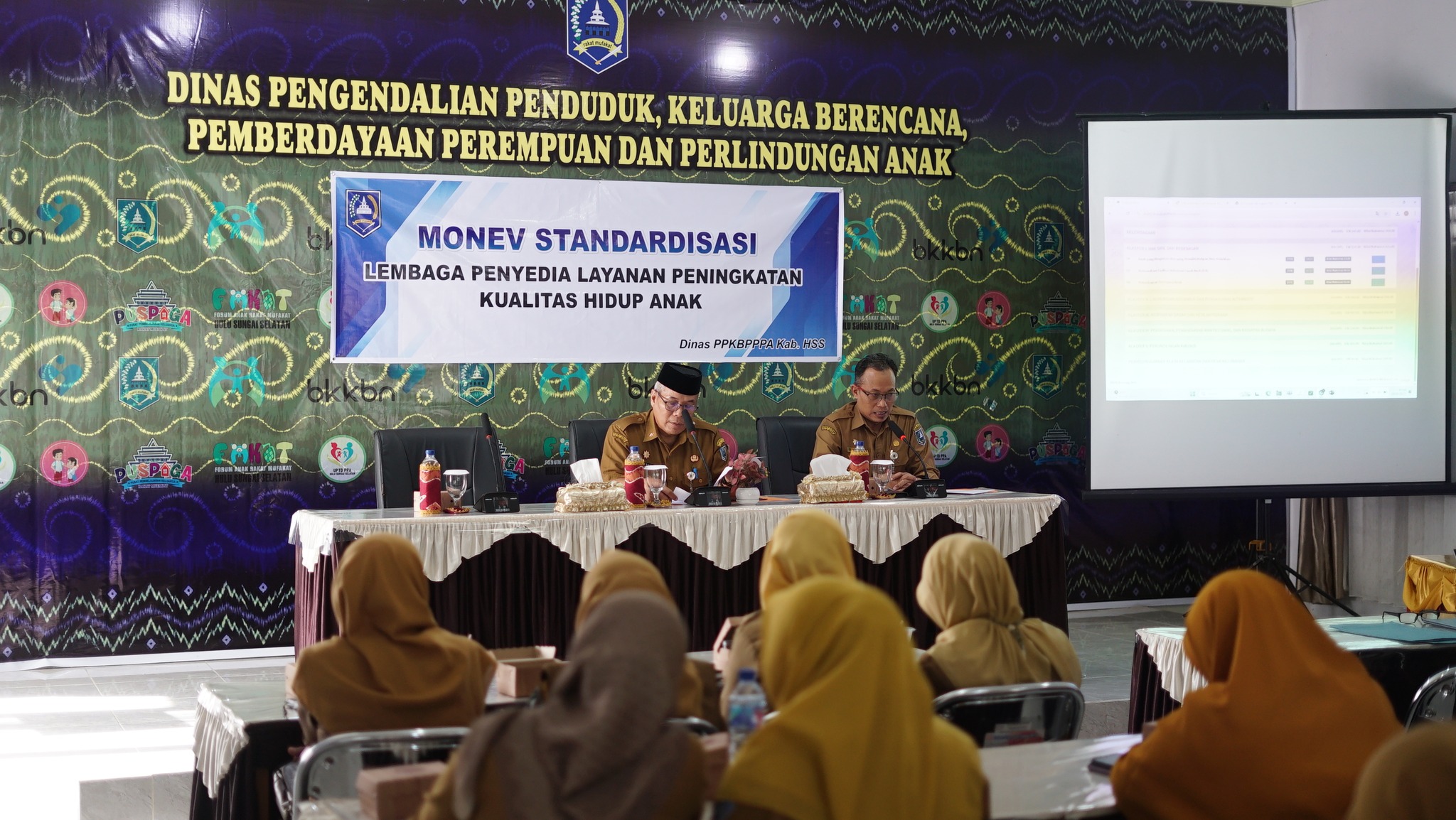 KUATKAN SINERGI JELANG VERIFIKASI LAPANGAN HYBRID KABUPATEN LAYAK ANAK, PEMKAB HSS GELAR MONEV STANDARDISASI