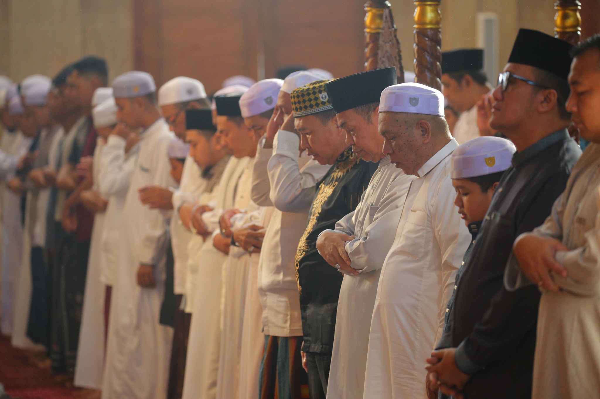 SEKDA KABUPATEN HSS LAKSANAKAN SHOLAT IDUL ADHA 1446 H DI MASJID NURUL HIDAYAH