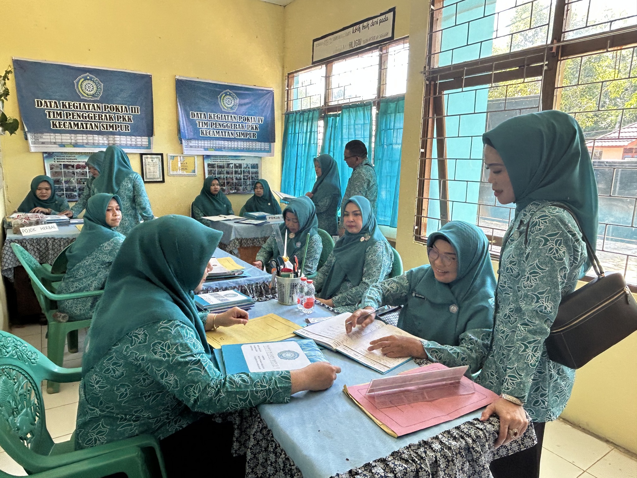 KECAMATAN SIMPUR JADI TUJUAN KETUA TP. PKK KABUPATEN HSS PANTAU KEGIATAN LOMBA PKK