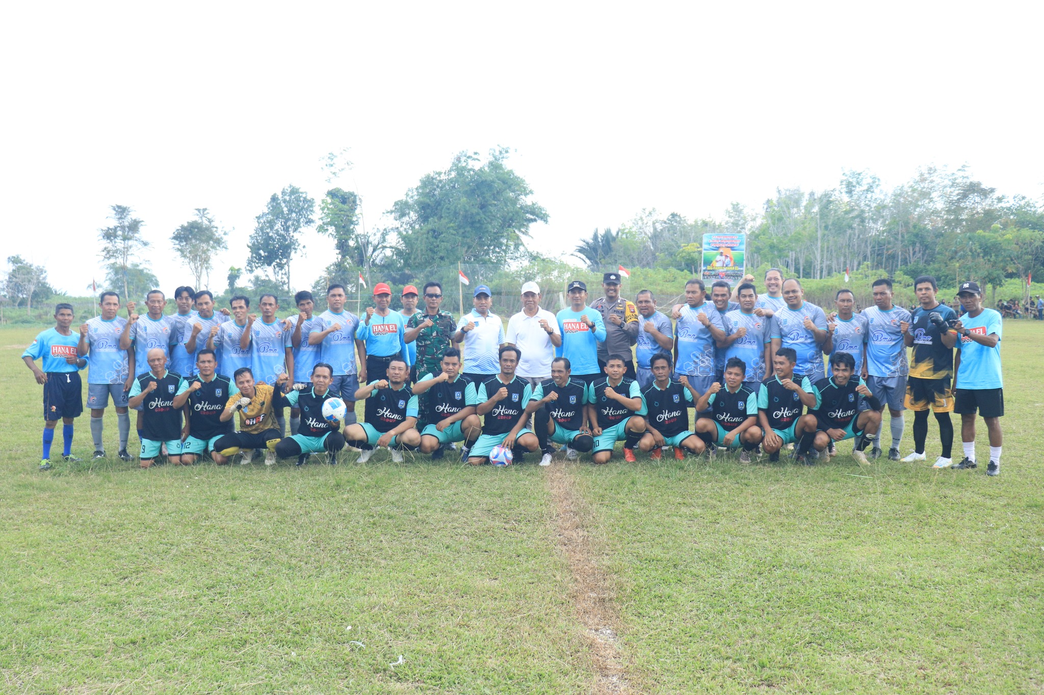 LIGA DESA BAMBAN RESMI DIBUKA, WABUP LAKUKAN TENDANGAN PERTAMA