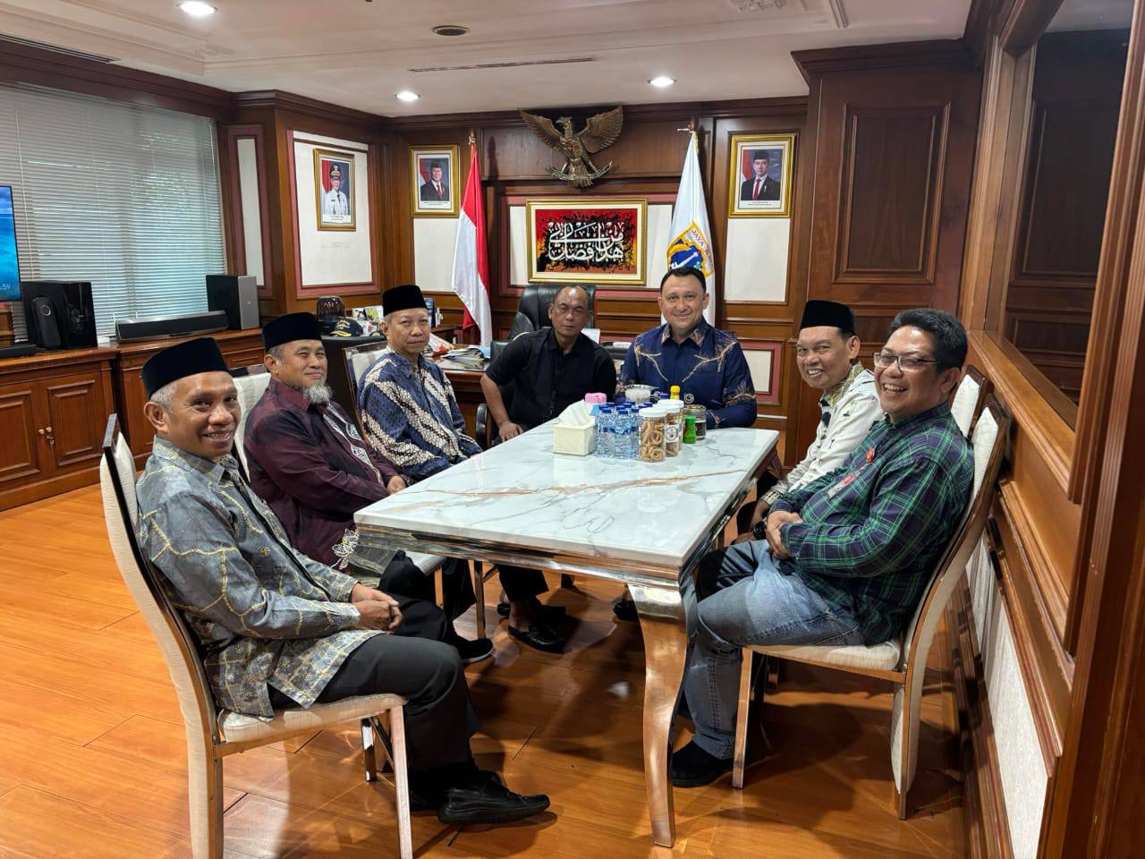 WAKIL BUPATI HSS BERSAMA KETUA BAZNAS KABUPATEN HSS DAN ROMBONGAN BERSILATURRAHMI DENGAN WALIKOTA JAKARTA UTARA