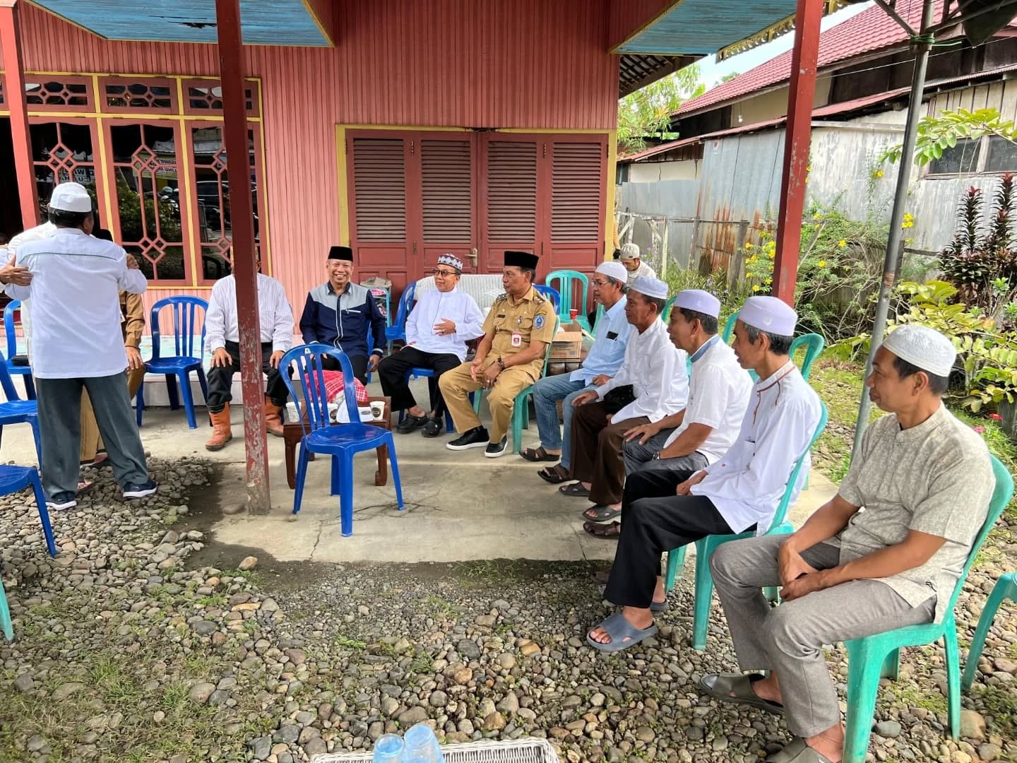 WAKIL BUPATI HSS MELAYAT KE RUMAH DUKA ALMARHUM PENSIUNAN ASN PEMKAB HSS