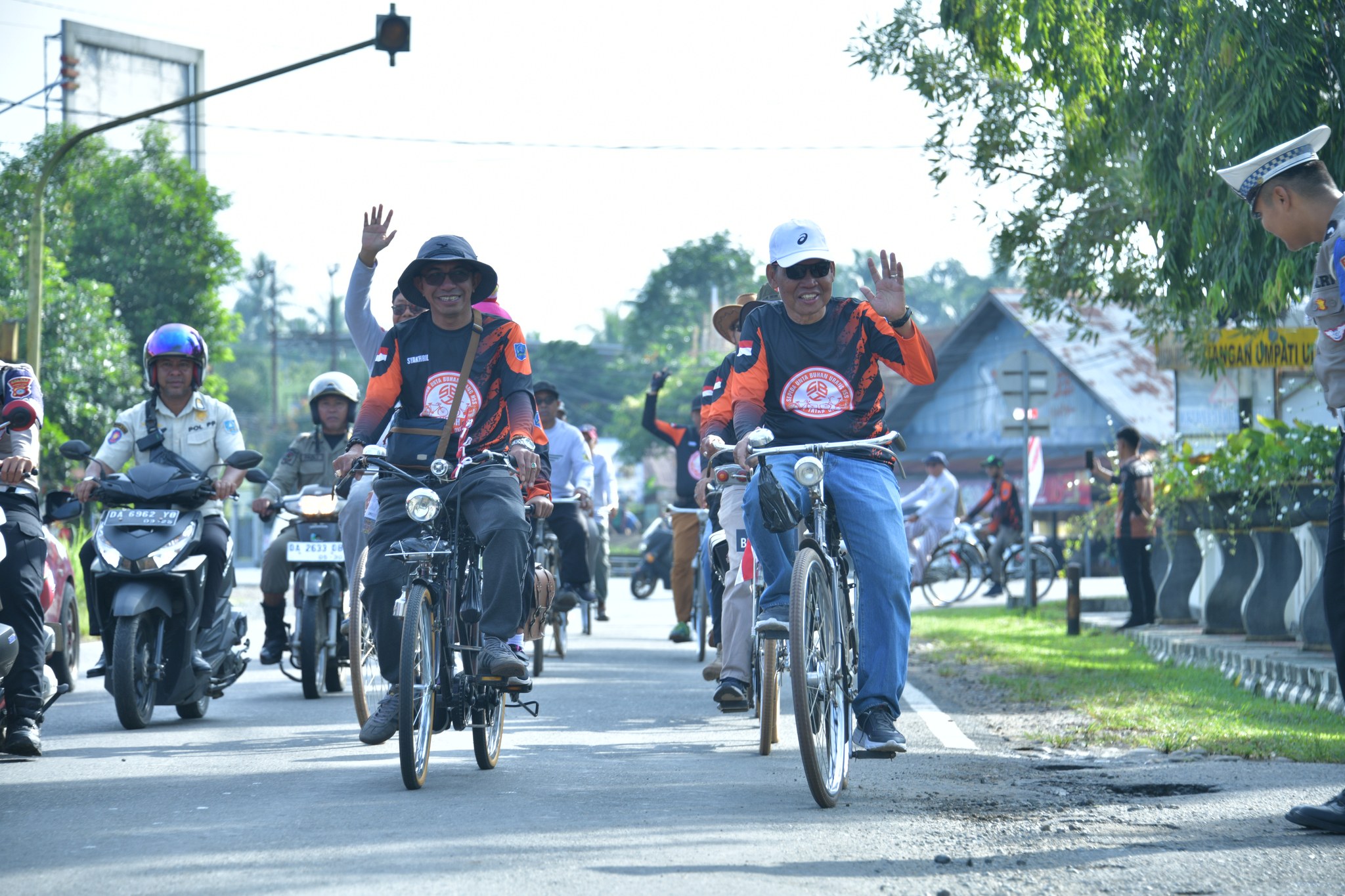 SILATURAHMI SEPEDA ONTEL DI HSS: WABUP SURIANI APRESIASI KOMUNITAS SUBUH HSS DAN MOC BARABAI