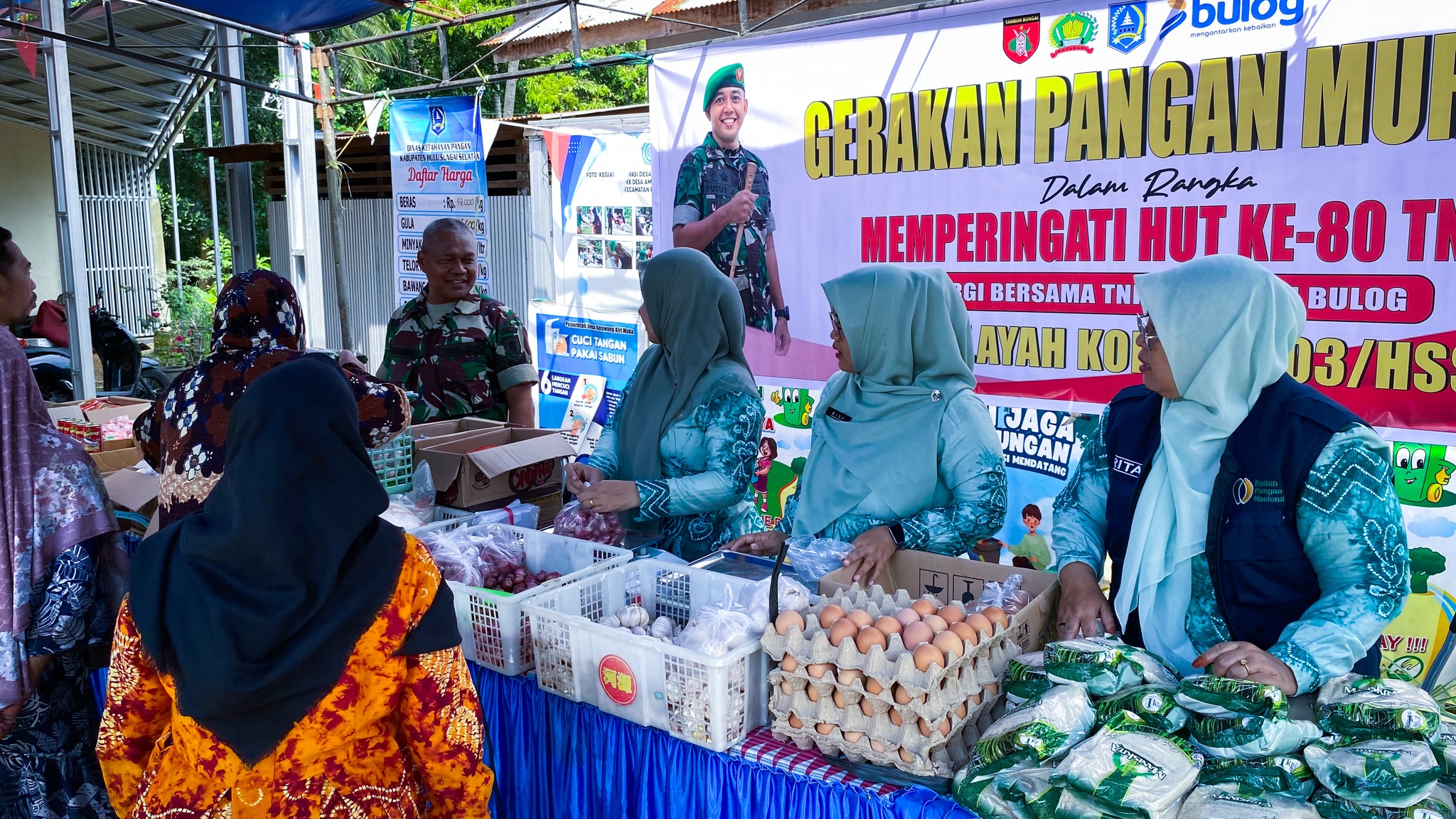 HARGA TERJANGKAU, WARGA SERBU GERAKAN PANGAN MURAH DI DESA AMAWANG KIRI MUKA