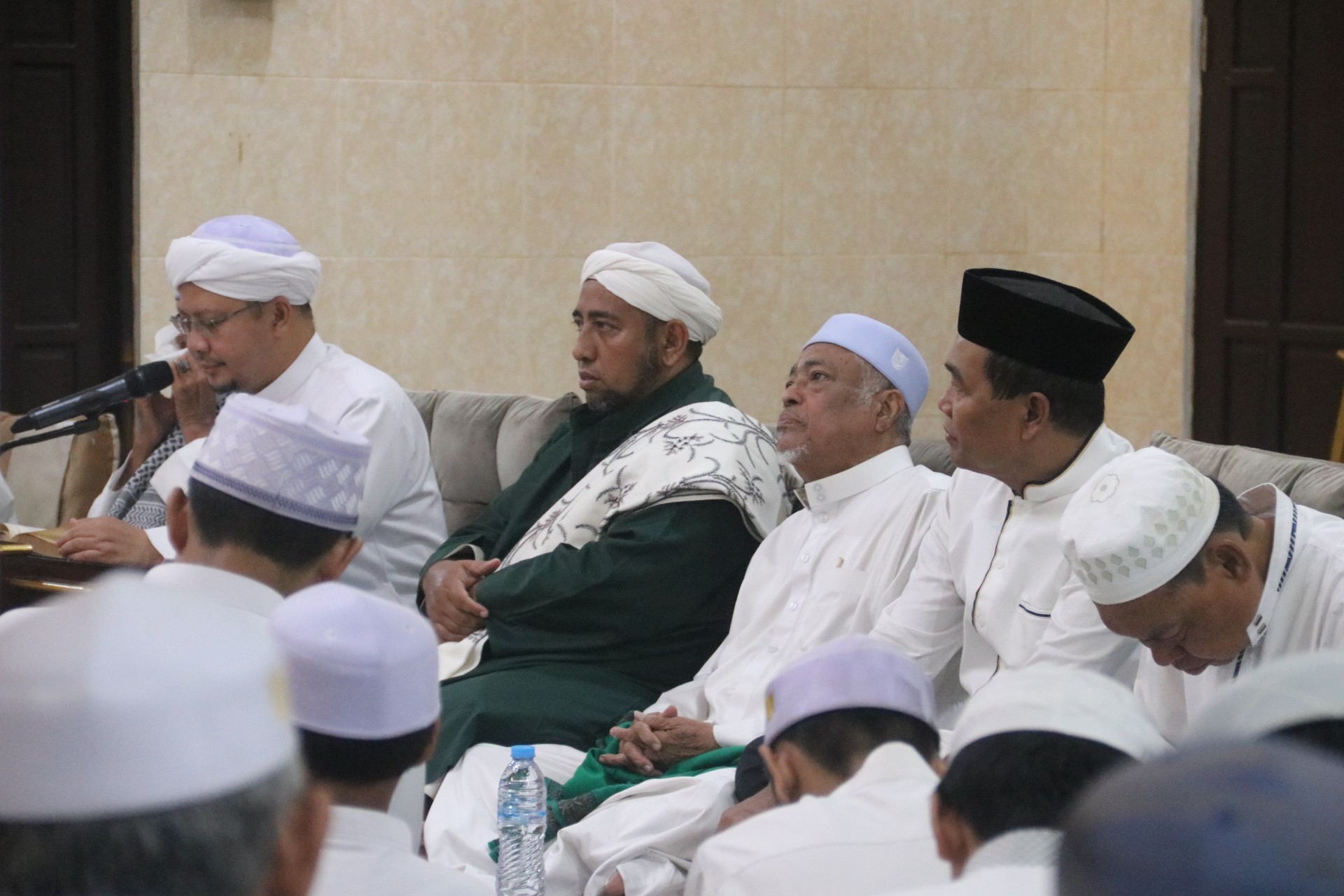BUPATI DAN WAKIL BUPATI HSS HADIRI PENGAJIAN RUTIN MALAM JUMAT DI MAJELIS RAUDATUL GHANA ANNABAWIYAH