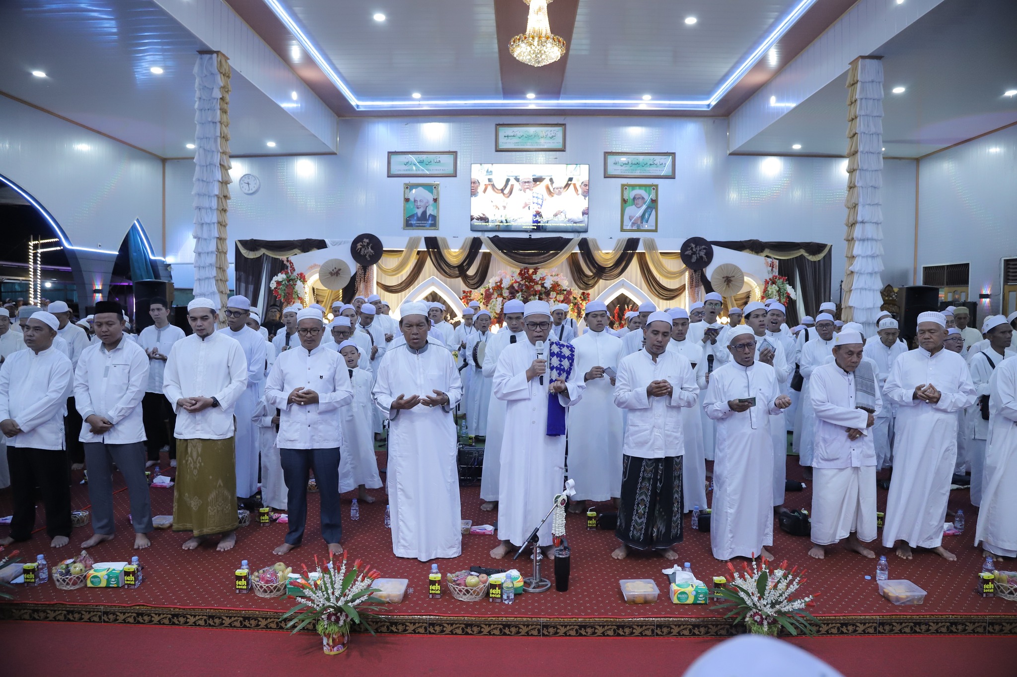 WAKIL BUPATI HSS HADIRI HAUL KE-21 ABAH GURU SEKUMPUL, PERKUAT SILATURAHMI DAN NILAI KEISLAMAN