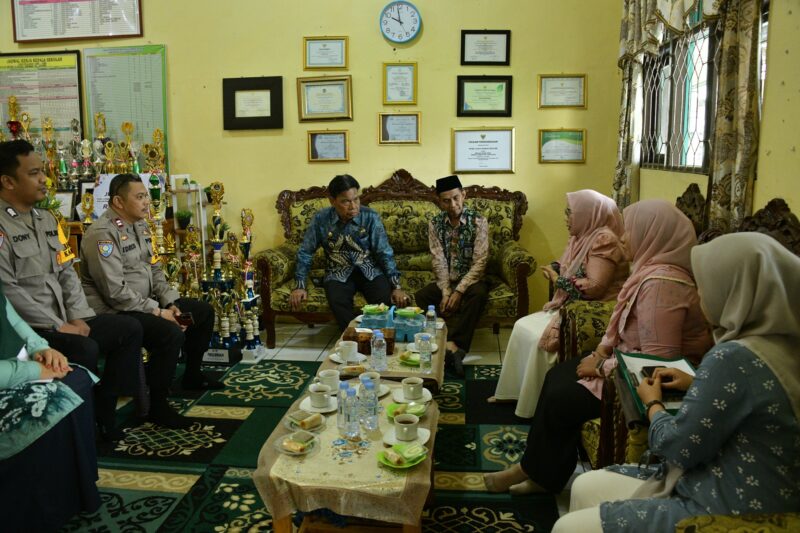 WAKIL BUPATI HSS TINJAU PENANGANAN INFORMASI DUGAAN PERUNDUNGAN DI MTSN 1 HULU SUNGAI SELATAN