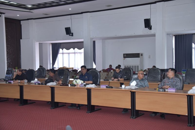 PEMKAB HSS & DPRD PERKUAT KOMITMEN TINGKATKAN LAYANAN BPJS KESEHATAN