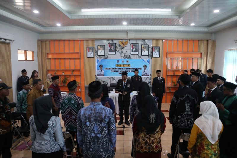 BUPATI HSS LANTIK DAN AMBIL SUMPAH ANGGOTA BPD ANTAR WAKTU, TEKANKAN AMANAH DAN SINERGI