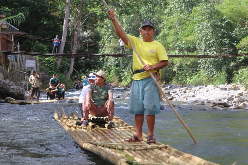 PERINGATI HARI LINGKUNGAN HIDUP 2026, BUPATI DAN WABUP HSS PIMPIN AKSI BERSIH-BERSIH SUSUR SUNGAI AMANDIT SEKALIGUS TINJAU KESIAPAN FESTIVAL BAMBOO RAFTING
