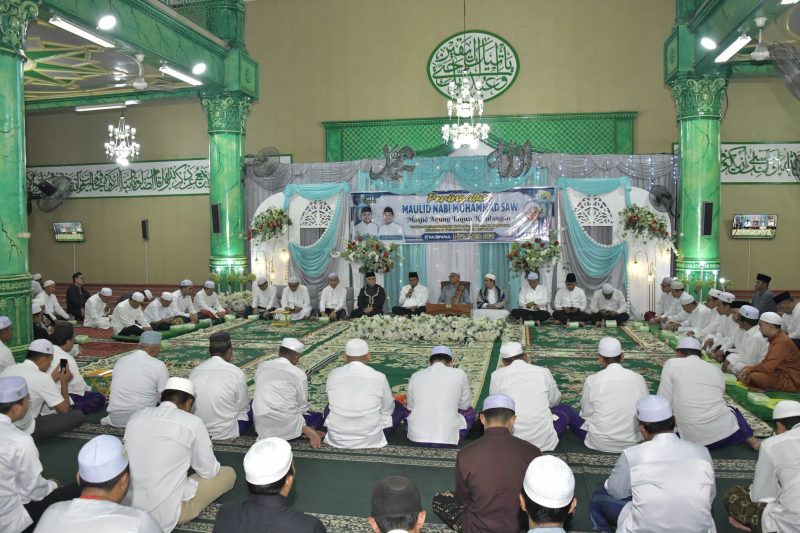 HADIRI PERINGATAN MAULID NABI DI MASJID AGUNG TAQWA KANDANGAN : BUPATI H. SYAFRUDIN NOOR AKAN ANGGARKAN DANA MAULID UNTUK SELURUH MASJID DI TAHUN 2027