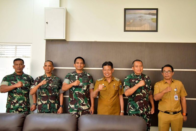 PEMKAB HSS PERKUAT SINERGI BERSAMA TNI DALAM PENCEGAHAN DAN PENANGANAN KARHUTLA