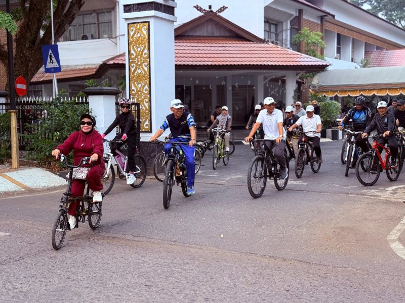 PEMKAB HSS DORONG KEBERSAMAAN ASN MELALUI SEPEDA SANTAI KORPRI
