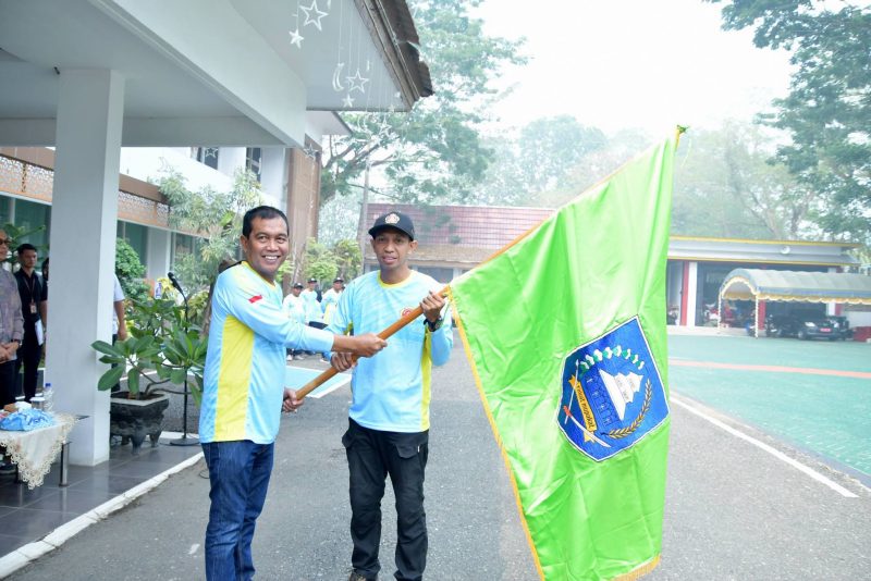 BUPATI HSS LEPAS 577 PESERTA KARANG TARUNA, DORONG PEMUDA TERUS BERKARYA